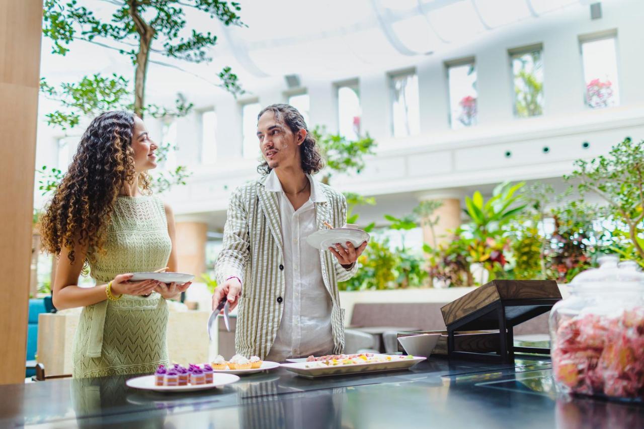 נאגו Oriental Hotel Okinawa Resort & Spa מראה חיצוני תמונה The Atrium
