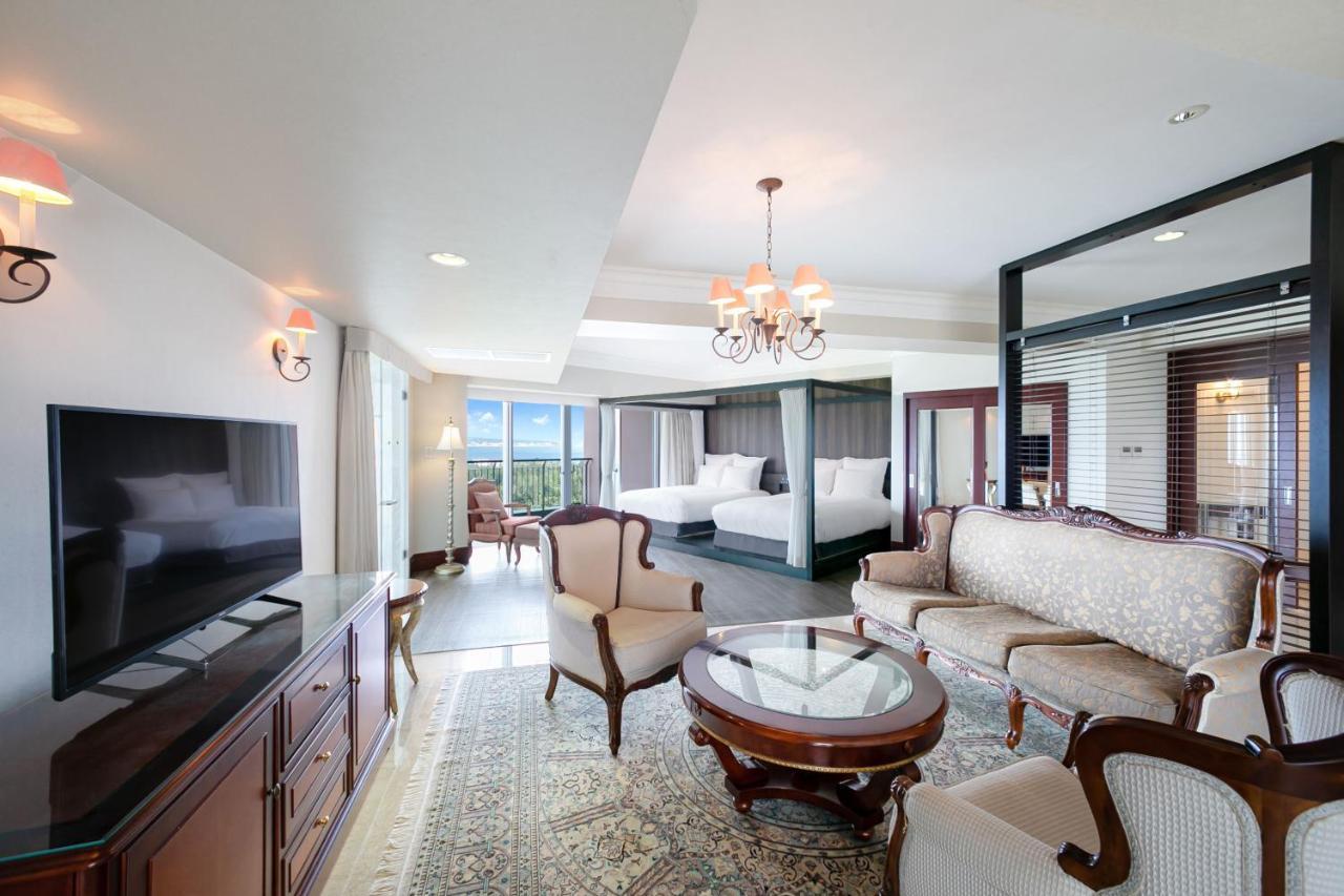 נאגו Oriental Hotel Okinawa Resort & Spa מראה חיצוני תמונה Suite at the hotel