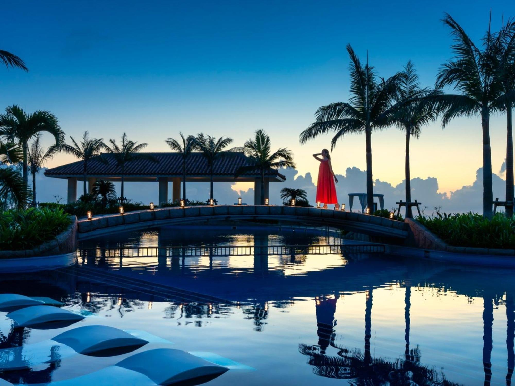 נאגו Oriental Hotel Okinawa Resort & Spa מראה חיצוני תמונה The pool at the hotel